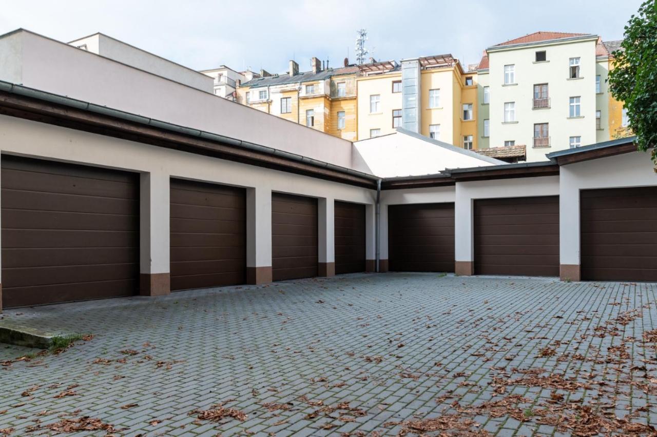 Designed Apartment Next To Vaclav Square With Terrace And Private Garage Прага Екстер'єр фото