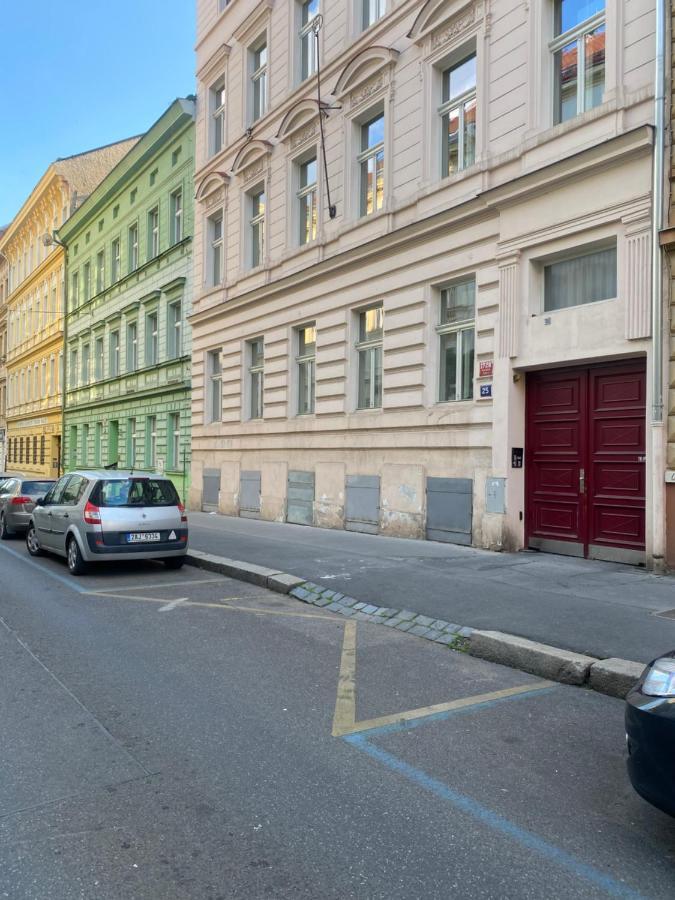 Designed Apartment Next To Vaclav Square With Terrace And Private Garage Прага Екстер'єр фото