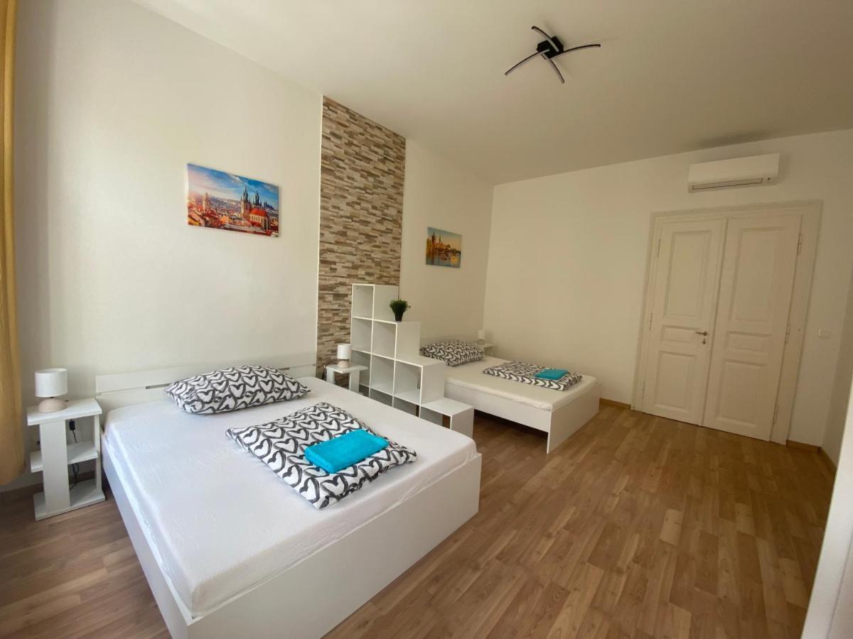 Designed Apartment Next To Vaclav Square With Terrace And Private Garage Прага Екстер'єр фото